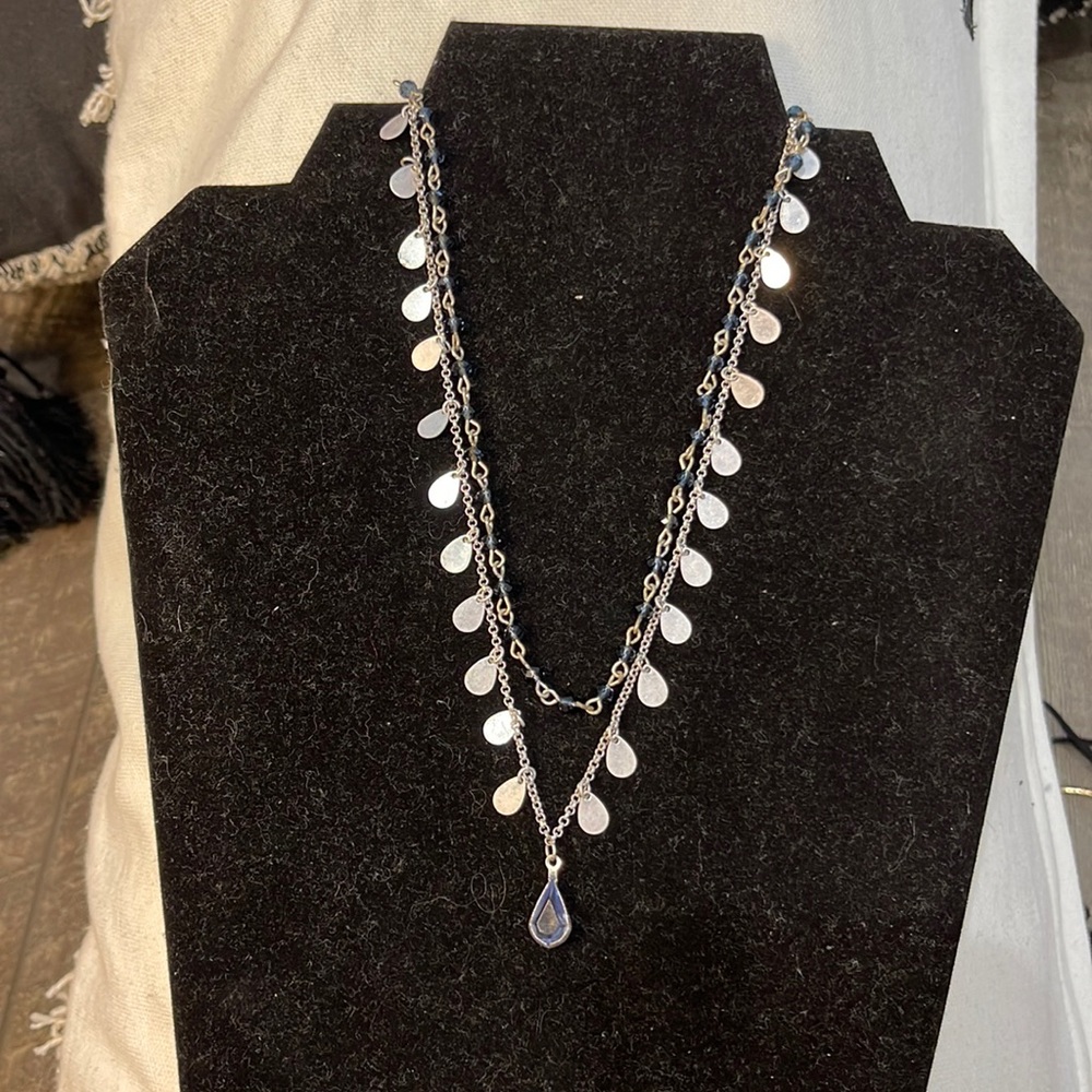 A double layer necklace